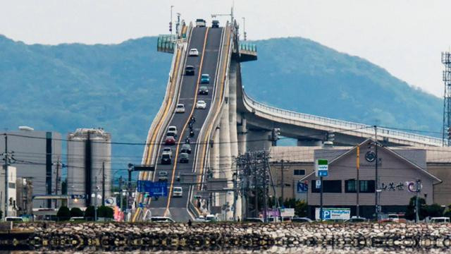 Đây là một trong những cây cầu độc đáo nhất trên thế giới.