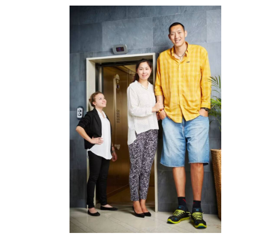 7. Sun Mingming và Xu Yan (đến từ Trung Quốc) là cặp vợ chồng cao nhất còn sống. Xu Yan cao 1,85 mét trong khi Sun Mingming cao 2,13 mét.