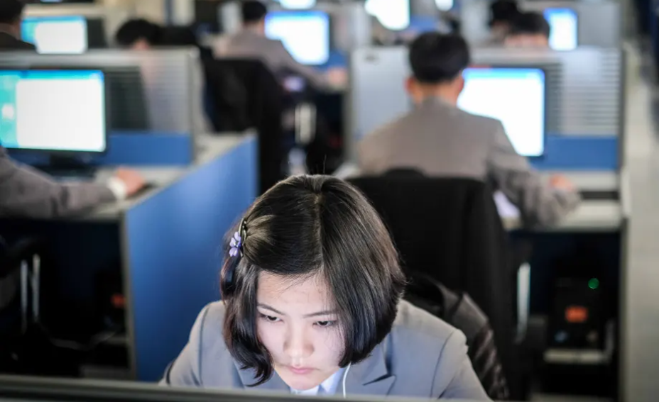 Các sinh viên tập trung làm bài kiểm tra tại trường Đại học Kim Il-sung ở Bình Nhưỡng.