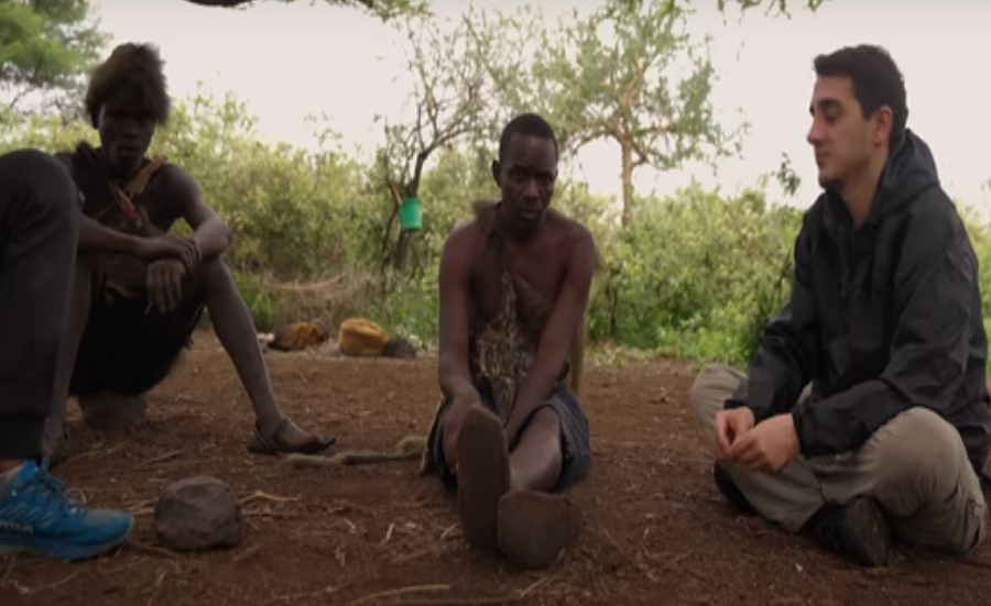 "Người Hadza sống trên thế giới này giống như chúng ta đã sống cách đây hàng nghìn năm... Họ giống như cánh cửa sổ nhìn về quá khứ", Ruhi nói, đồng thời nhấn mạnh tầm quan trọng của việc bảo vệ môi trường sống của họ.