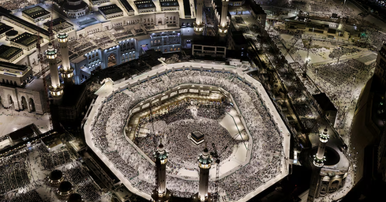 Dòng người hành hương đổ về thánh địa Mecca ngày 11/6.