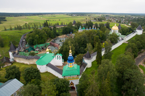 Chiem nguong loat tu vien hang dong doc dao o Nga-Hinh-3