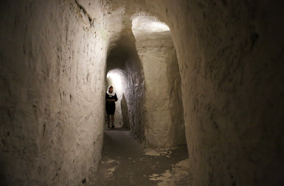 Chiem nguong loat tu vien hang dong doc dao o Nga-Hinh-5