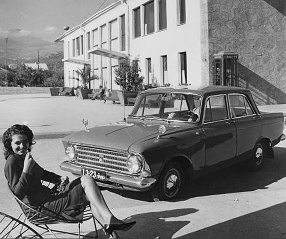 Các chị em phụ nữ Liên Xô luôn biết cách để khiến mình trông xinh đẹp và thu hút ánh nhìn của mọi người.