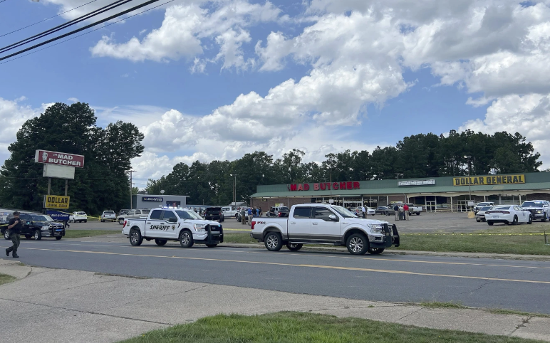 Hiện trường vụ xả súng tại Mỹ, nhiều người thương vong Hien truong vu xa sung tai My, nhieu nguoi thuong vong