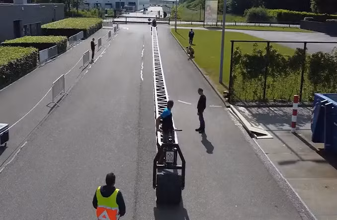 Can canh chiec xe dap co the di duoc dai nhat the gioi-Hinh-2