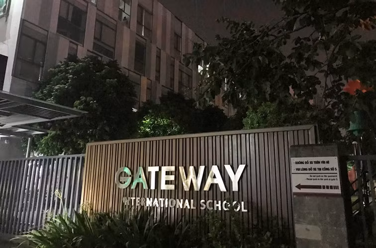 Hoc sinh bi bo quen tren xe truong Gateway tu vong: Cham dut hop dong voi cong ty van tai