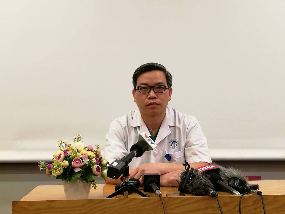 Thấy bác sĩ tư vấn lâu, cho rằng bác sĩ gây khó dễ nên Thanh chửi bới và dùng tay đánh bác sĩ Vũ Hồng Chiến 2 cái vào mặt. Phát hiện sự việc, bảo vệ bệnh viện và người thân của Thanh vào can ngăn, đồng thời thông báo cho cơ quan công an về sự xô xát trên.