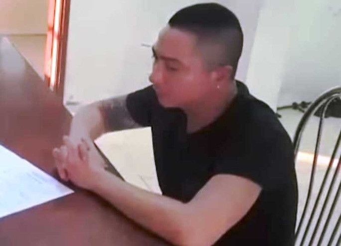 Lao vao hanh hung bac si vi cho rang khong “nhiet tinh” kham