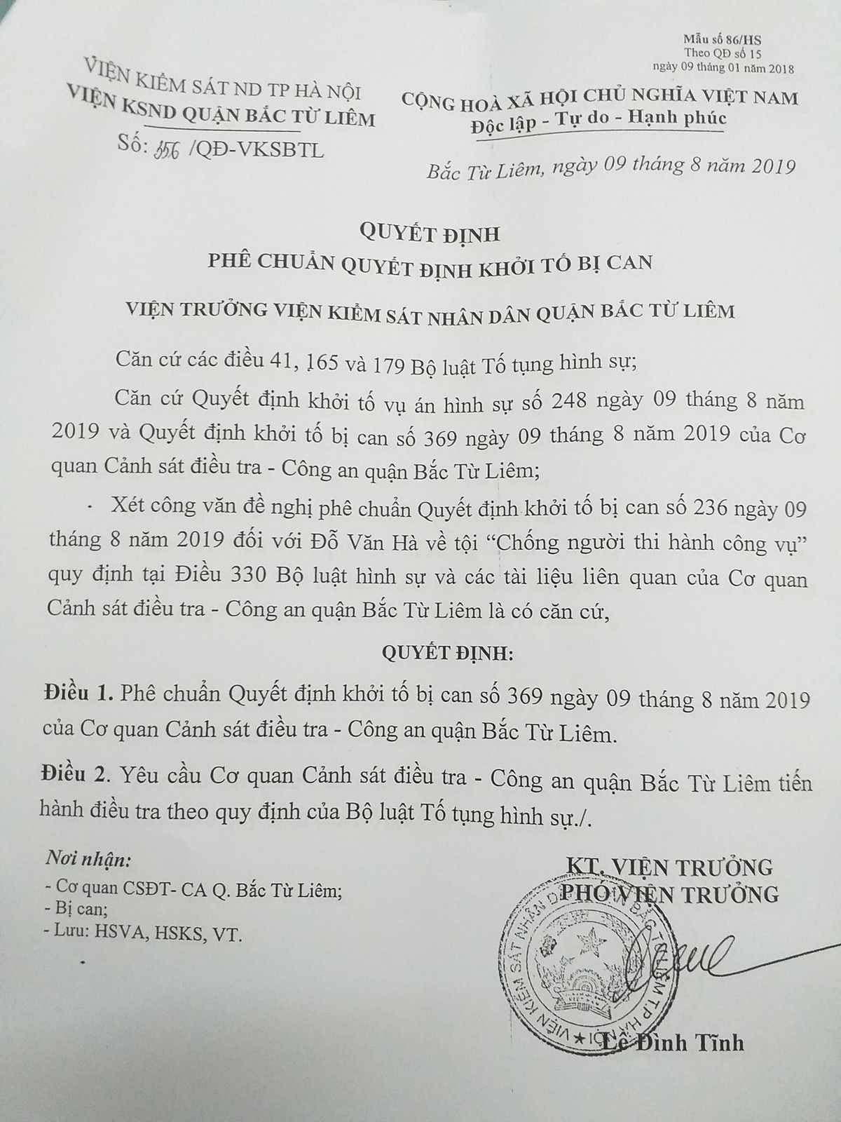 Vu bat giu nguoi tai Ha Noi: Khoi to cac bi can nem cat vao mat, chui boi cong an-Hinh-2