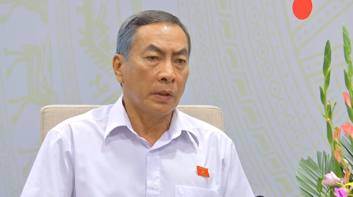 Tang luong o EVN, lanh dao cao vut... nhan vien thap te: Co bat thuong?-Hinh-2