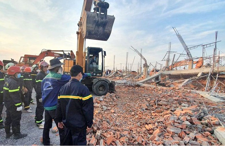 Sap tuong 10 nguoi tu vong o Dong Nai: Ai chiu trach nhiem?