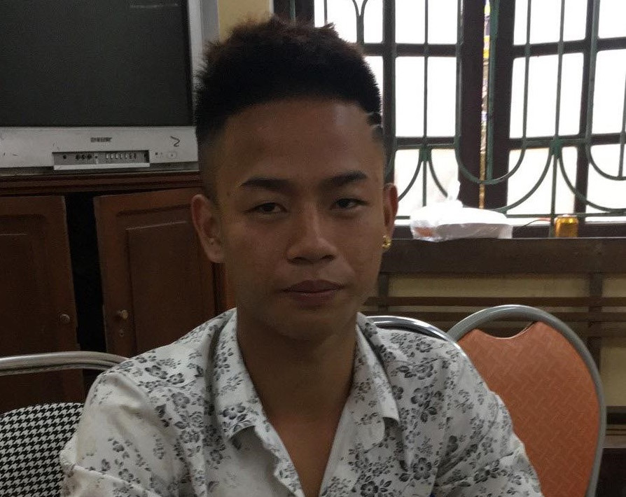 Hai Duong: Dang di duong, nu sinh bi doi tuong la mat rach vao tay