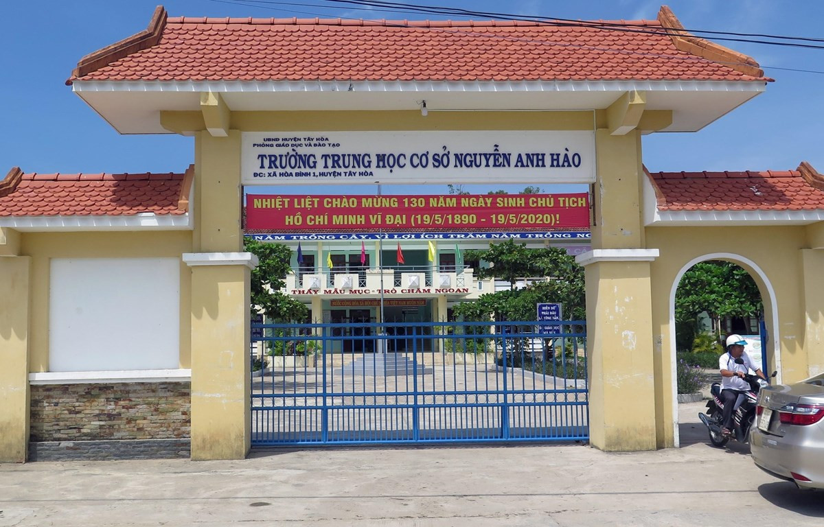 Hieu truong Phu Yen nho nguoi thi ho: Dao duc nghe giao la gi?