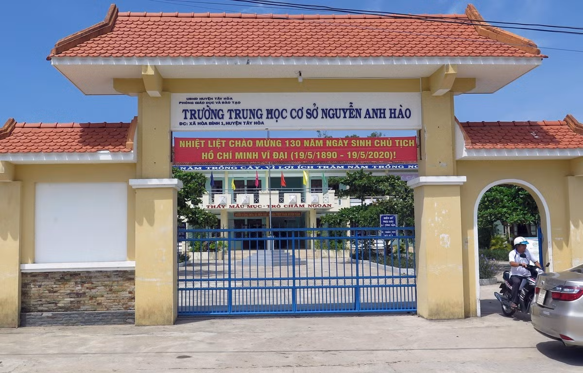 Hieu truong Phu Yen nho nguoi thi ho: Dao duc nghe giao la gi?