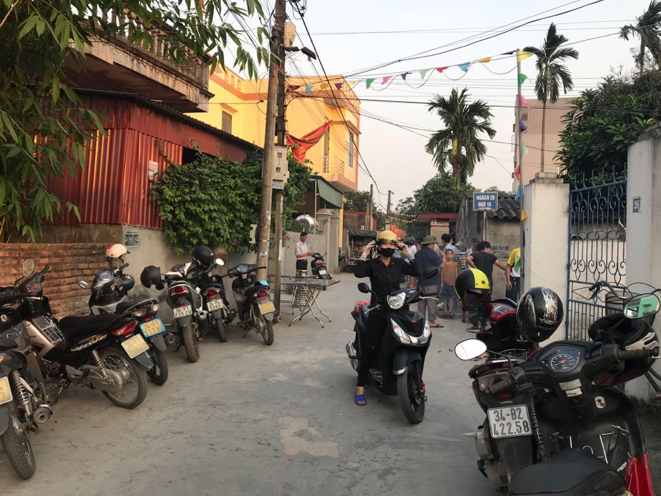 Hai Duong: Phat hien mot nguoi dan ong treo co tu tu tai nha