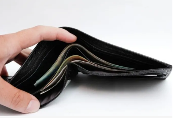 Can bo CSGT Tan Son Nhat bi to cuong doat tien: Neu dung…xu the nao?