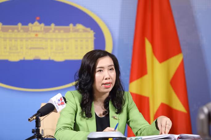 Viet Nam len tieng ve may bay KJ-500 va KQ-200 Trung Quoc xuat hien o Truong Sa