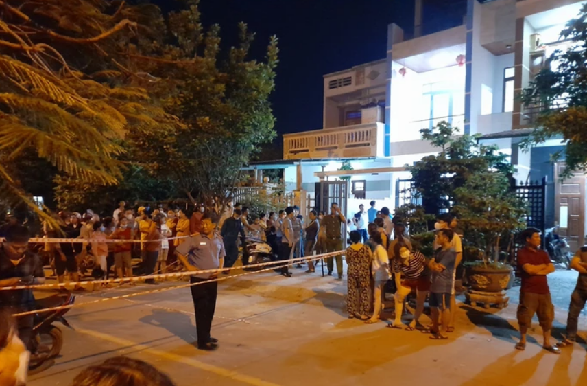 Trước khi bỏ đi, người mẹ để lại bức thư tuyệt mệnh trên bàn.