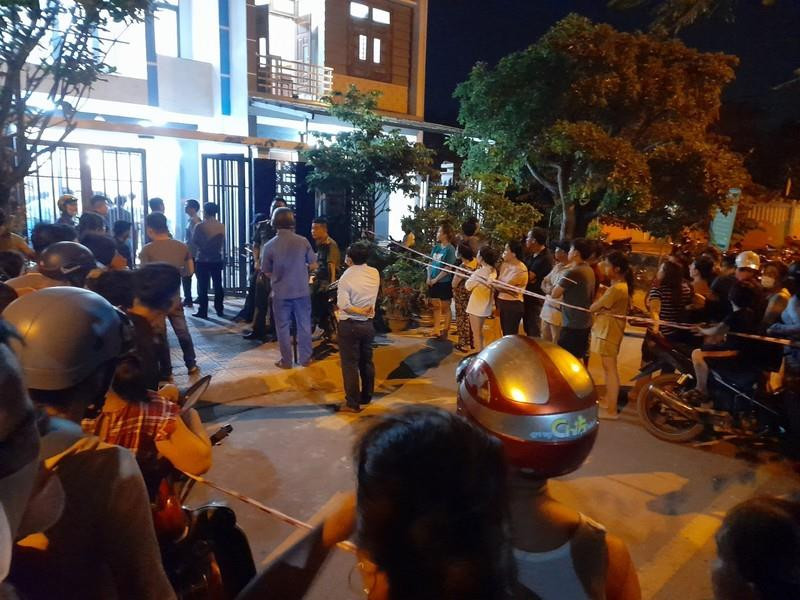 Nhận được tin báo, lực lượng công an ngay lập tức đến khám nghiệm hiện trường, điều tra vụ việc.