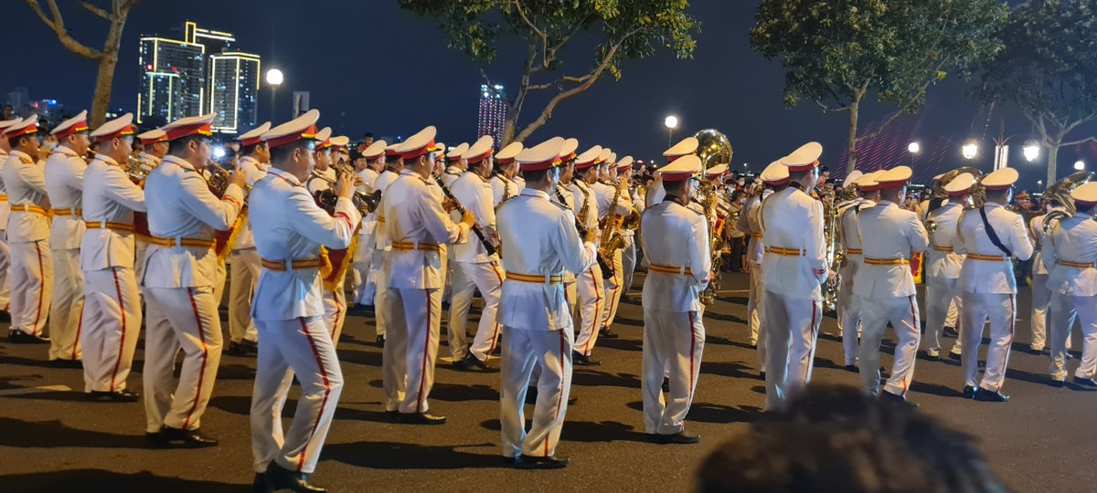 Ngoài ra, Đoàn cũng biểu diễn một số tác phẩm nổi tiếng của các nhà soạn nhạc thiên tài trên thế giới.