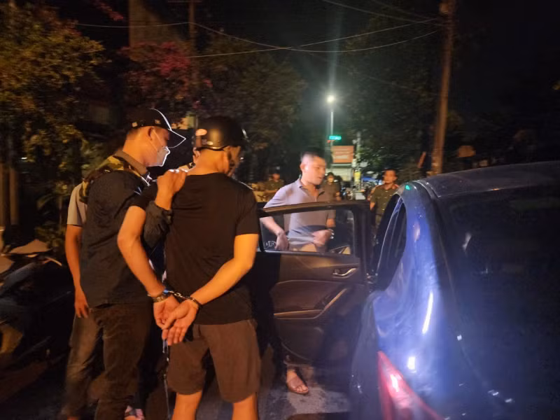 "Tối hôm đó, cha mẹ nhận được điện thoại của công an thì ngỡ ngàng. Mọi người không thể nghĩ anh Cao lại hành động như vậy", em trai Cao cho biết.