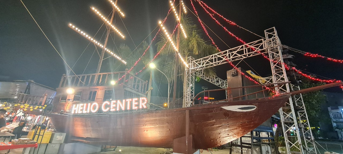 Được đầu tư trang trí rất công phu, Chợ đêm Helio là một trong những điểm nhấn, mang đến trải nghiệm thú vị cho du khách khi đến thành phố biển.