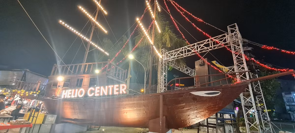 Được đầu tư trang trí rất công phu, Chợ đêm Helio là một trong những điểm nhấn, mang đến trải nghiệm thú vị cho du khách khi đến thành phố biển.