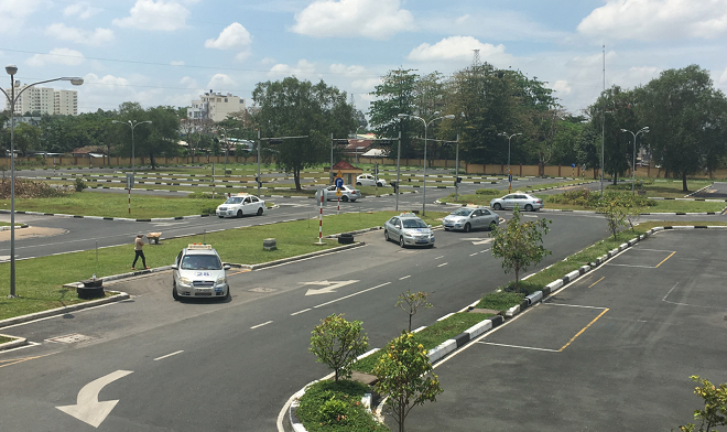 Da Nang: Hang loat xe tap lai bi thu hoi giay phep