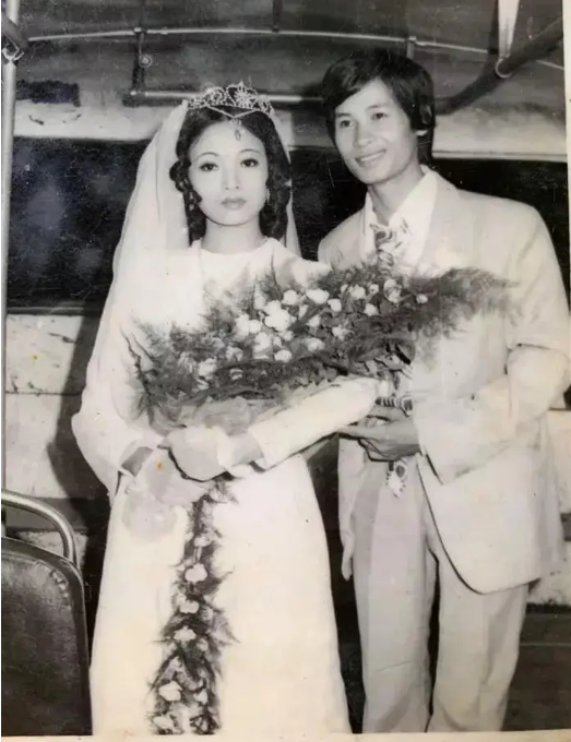 Thời còn trẻ, mẹ Huyền Baby từng là hoa khôi của đất Hà thành. Chính Huyền Baby từng chia sẻ cô mong muốn khi về già vẫn có nhan sắc đẹp như mẹ.