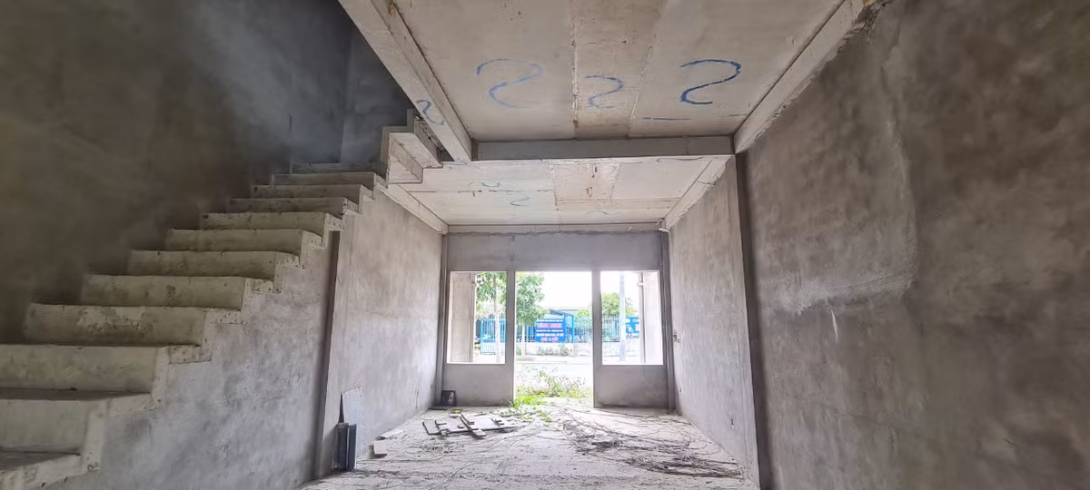 Homeland Paradise Village từng được giới thiệu là dự án đầu tiên tại Việt Nam áp dụng hệ thống nước ion đạt chuẩn thế giới với công nghệ đến từ Mỹ tốt cho sức khỏe và tế bào da, được áp dụng trong sinh hoạt hằng ngày của cư dân. Nhưng tất cả mới chỉ nằm trên giấy.