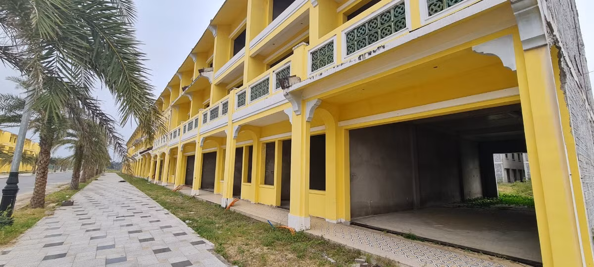 Giới bất động sản từng ca ngợi đây là một tác phẩm kiến trúc tinh xảo được thiết kế theo phong cách hoài cổ, nằm trong top những dự án có kiến trúc đẹp nhất Việt Nam.