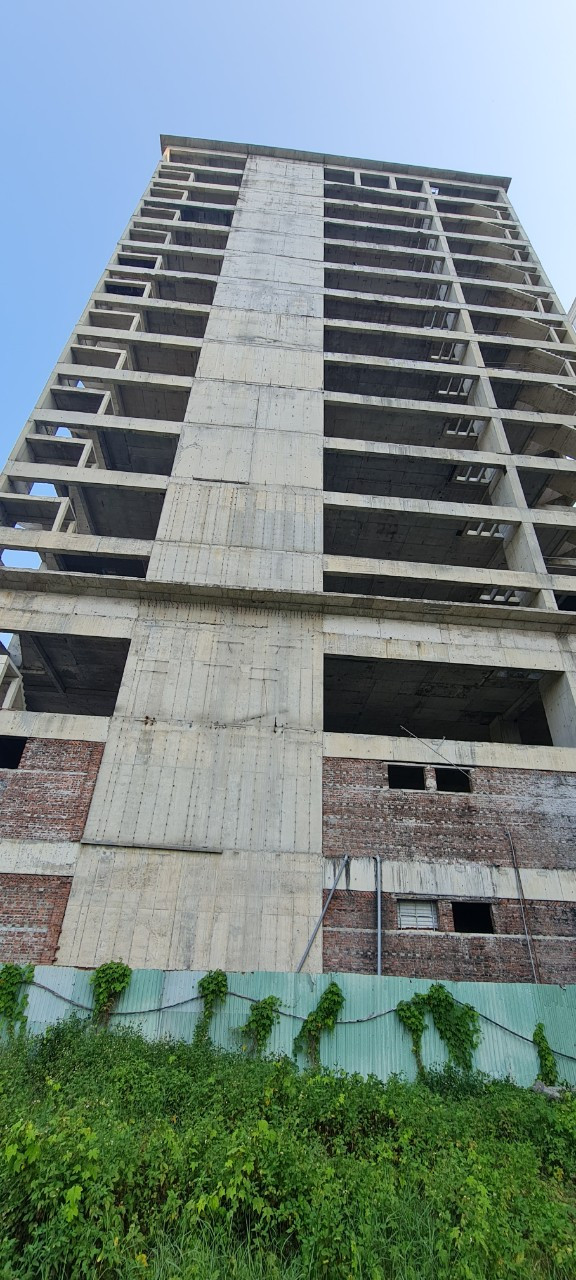 Công trình tiền tỷ ngay khu đất vàng nơi cửa biển chưa biết khi nào hồi sinh.