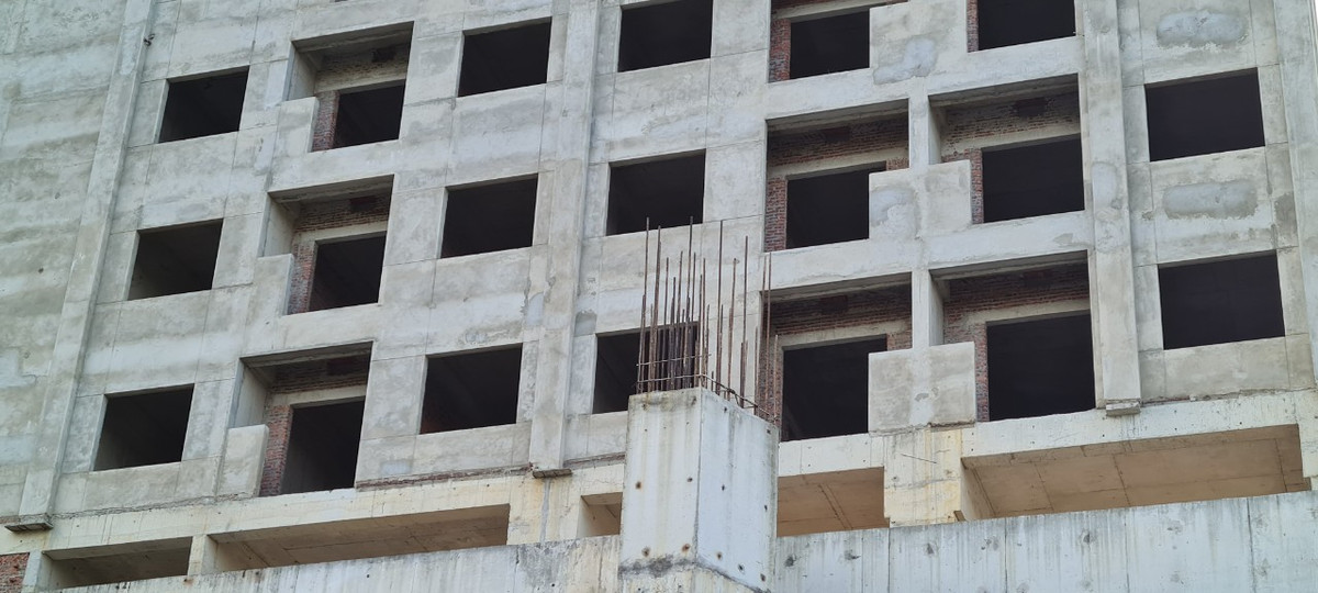 Giới bất động sản mời chào cơ hội trở thành hàng xóm của Cristiano Ronaldo tại Đà Nẵng khi siêu sao bóng đá thế giới Ronaldo đặt bút ký vào hợp đồng mua nhà với câu nói “Cocobay, my home in Vietnam”.