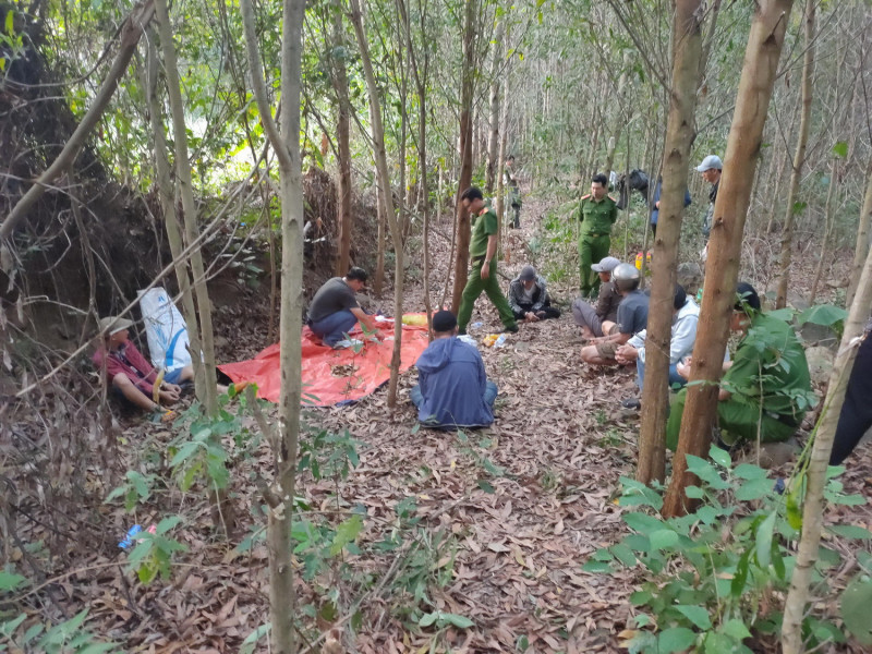 Phu Yen: Triet xoa song bac “luu dong” trong rung keo