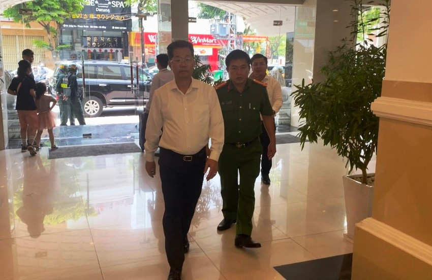 Ngay sau khi xảy ra vụ việc, Đại tá Nguyễn Văn Tăng, Phó giám đốc Công an TP Đà Nẵng đã trực tiếp đến hiện trường để chỉ đạo điều tra vụ việc. Sau đó, ông Nguyễn Văn Quảng, Bí thư Thành ủy cũng đã đến hiện trường chỉ đạo điều tra vụ việc.