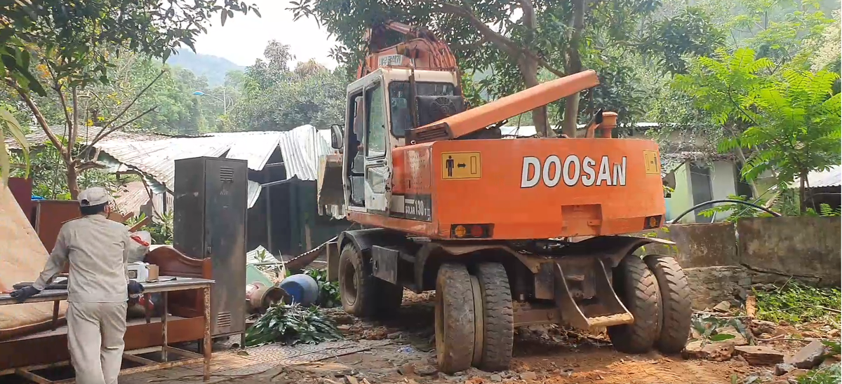 Việc thực hiện cưỡng chế do Đội kiểm tra quy tắc đô thị quận Sơn Trà và chính quyền phường Thọ Quang tổ chức thực hiện.