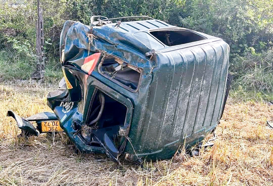 Theo lãnh đạo xã Ninh Lộc, khu vực này có mỏ đá, khả năng cao là xe tải ra vào chở vật liệu xây dựng.