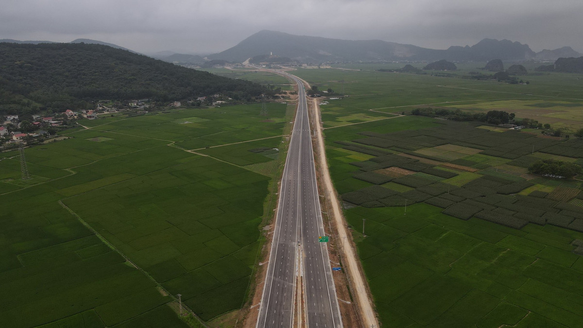 Thủ tướng dự lễ khánh thành cao tốc Mai Sơn - Quốc lộ 45, Phan Thiết - Dầu Giây - Hình 3 Thu tuong du le khanh thanh cao toc Mai Son - Quoc lo 45, Phan Thiet - Dau Giay-Hinh-3