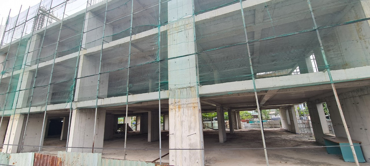 Những ngày gần đây, tại công trình được cho là đang triển khai thi công xây dựng, không một bóng dáng công nhân.