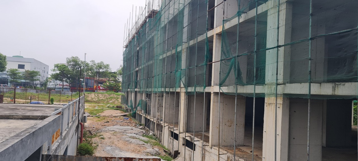 Riêng khối nhà A, B đang triển khai thi công xây dựng và chưa đủ điều kiện bán nhà ở xã hội hình thành trong tương lai, chưa đủ điều kiện tiếp nhận hồ sơ đăng ký mua nhà ở xã hội theo quy định của pháp luật.