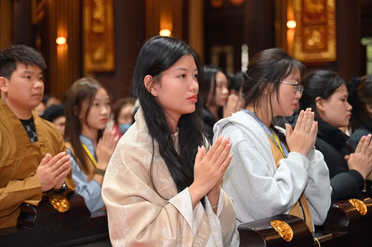 Năm nay, Lễ khai hội Xuân Yên Tử truyền thống được tổ chức theo hướng trang trọng, an toàn, lành mạnh và tiết kiệm, mang đậm bản sắc của dân tộc. Trong đó phần lễ khai hội với các nghi thức, như: Gióng trống, thỉnh chuông khai hội; các nghi lễ tâm linh (dâng lễ, lễ cầu Quốc thái dân an; lễ đóng dấu thiêng Yên Tử).