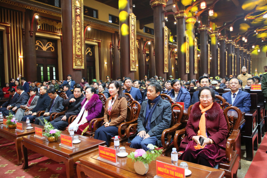 Bà Nguyễn Thị Doan, Nguyên Ủy viên BCH Trung ương Đảng, Nguyên Phó Chủ tịch nước CHXHCN Việt Nam tham dự lễ khai hội.