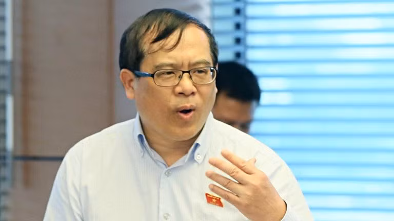 DBQH de xuat thu “phi chia tay” khi xuat canh: “Chi bang bua an sang!“