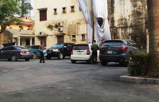 Trước đó vào ngày 18/4/2019, cơ quan An ninh điều tra Công an tỉnh Thanh Hóa đã xác minh và tiến hành bắt quả tang thành viên đoàn Thanh tra tỉnh đang nhận tiền của người bị thanh tra trên địa bàn huyện Thiệu Hóa.