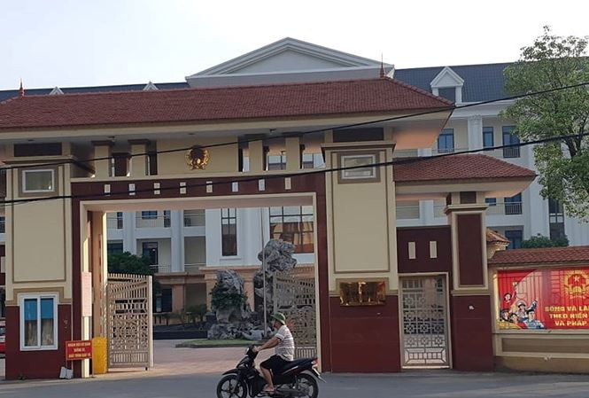 Tại tỉnh Vĩnh Phúc, Đoàn Thanh tra của Thanh tra Bộ Xây dựng tiến hành thanh tra công tác quản lý, đầu tư xây dựng cơ bản tại TP Vĩnh Yên, huyện Tam Đảo và huyện Vĩnh Tường…T rong đó, có công ty V.H đóng trên địa bàn huyện Vĩnh Tường có vốn điều lệ 3 tỷ đồng nhưng trúng nhiều gói thầu có tổng giá trị lên tới hàng chục tỷ đồng.