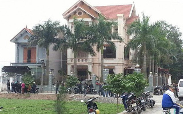 Thời điểm vụ án xảy ra, trong nhà anh L mọi người còn chưa dậy, chỉ có người vợ trẻ đang lúi húi dọn dẹp ở tầng 1. Ngoài ra, phía hàng xóm cũng không ai phát hiện ra người lạ hay có gì bất thường xung quanh hiện trường. Qua tìm hiểu, công an được biết anh L là lái xe cho một công ty tại Hải Phòng. Người đàn ông này có tiếng hiền lành, không giao du với các thành phần xã hội phức tạp. (Nơi xảy ra vụ án) 