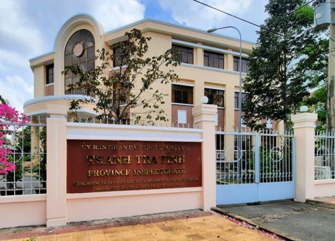 Quan hệ ngoài vợ ngoài chồng... loạt cán bộ trả giá đắt Quan he ngoai vo ngoai chong... loat can bo tra gia dat