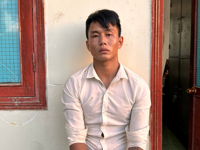  Thiếu nữ bị chém chết khi đang ngủ cùng bạn: Đêm 27/5, vợ chồng ông Đinh Văn Trí (43 tuổi) và bà Đinh Thị Thương (40 tuổi, trú xã Sơn Bua, huyện Sơn Tây, Quảng Ngãi) uống rượu bên nhà hàng xóm cùng Nguyễn Thanh Nhân (23 tuổi, trú xã Tịnh Đông, huyện Sơn Tịnh, Quảng Ngãi). Sau đó, Nhân đi theo đến tận nhà ông Trí. Tại đây, Nhân cãi nhau với con gái ông Trí là Đinh Thị Thinh (17 tuổi). Sau đó, Thinh bỏ lên gác ngủ với bạn là Đinh Văn Hà (20 tuổi) còn Nhân bỏ đi. Đến khoảng 2h ngày 28/5, Nhân cầm theo dao đến nhà ông Trí, đi lên gác và dùng dao chém Thinh chết và Hà bị thương. 