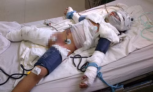 Gian vo cu, tu tuoi xang dot minh va con gai